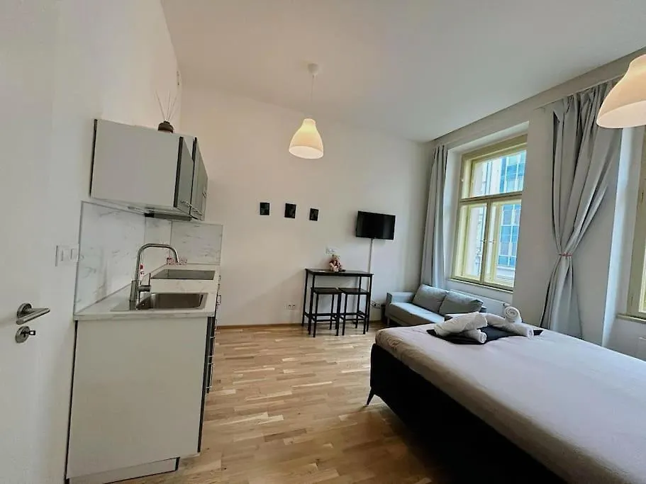 Apartment Apt Near Muzeum Prague 1