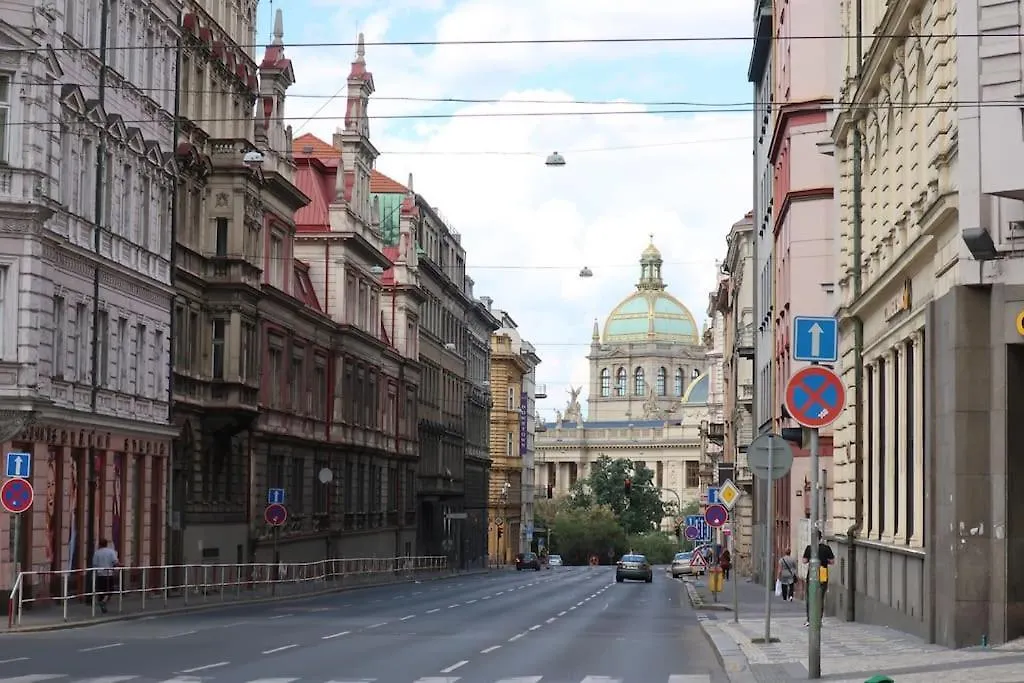 Lejlighed Apt Near Muzeum Prague 1